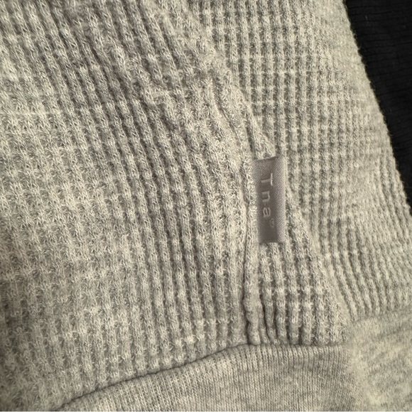 Aritzia TNA Light Gray Waffle Knit sweatshirt - Picture 5 of 6